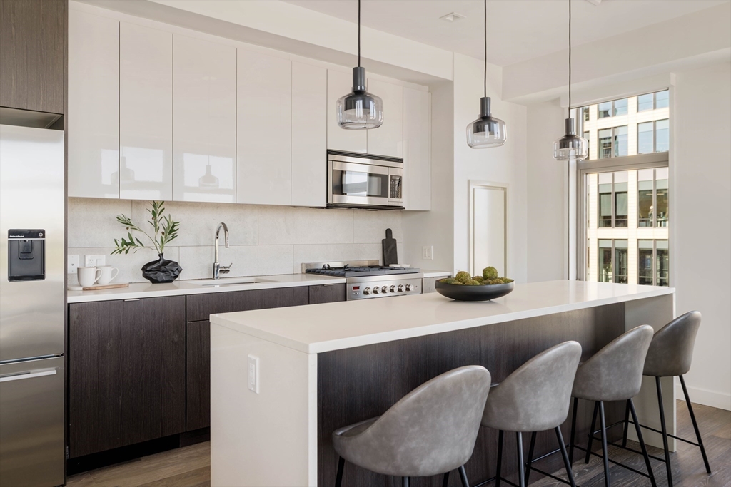 Somerville, Massachusetts 02145, United States, 3 Bedrooms Bedrooms, ,3 BathroomsBathrooms,Residential,Active,130176