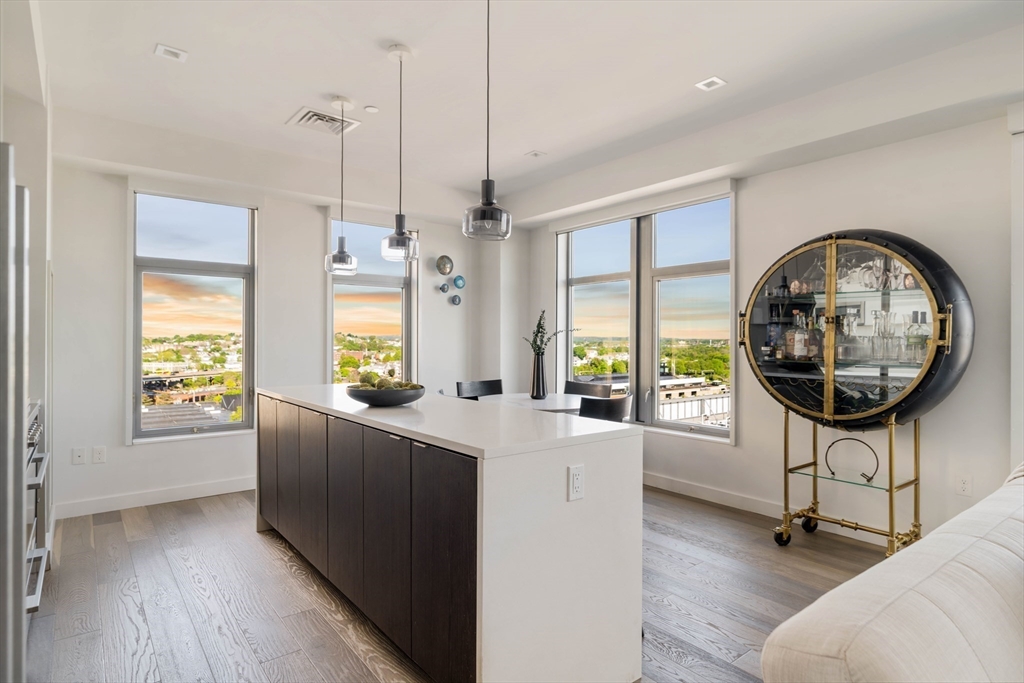 Somerville, Massachusetts 02145, United States, 3 Bedrooms Bedrooms, ,3 BathroomsBathrooms,Residential,Active,130176