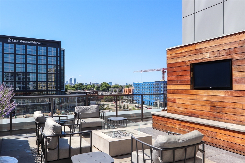 Somerville, Massachusetts 02145, United States, 3 Bedrooms Bedrooms, ,3 BathroomsBathrooms,Residential,Active,130176