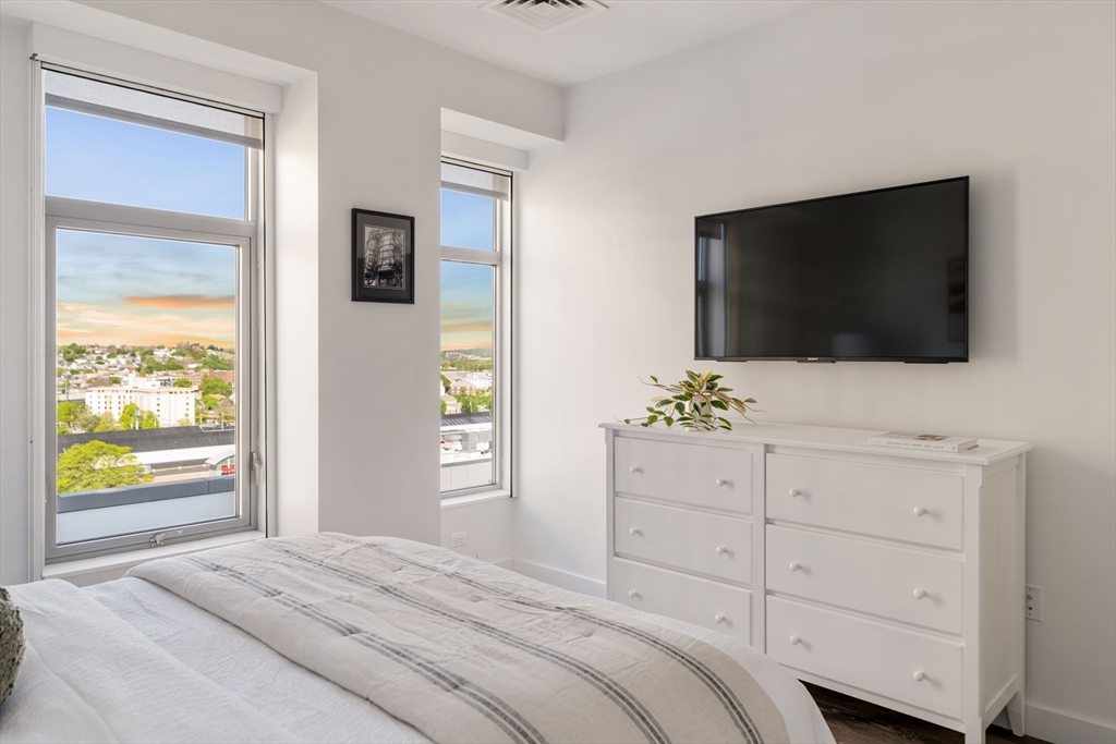 Somerville, Massachusetts 02145, United States, 3 Bedrooms Bedrooms, ,3 BathroomsBathrooms,Residential,Active,130176