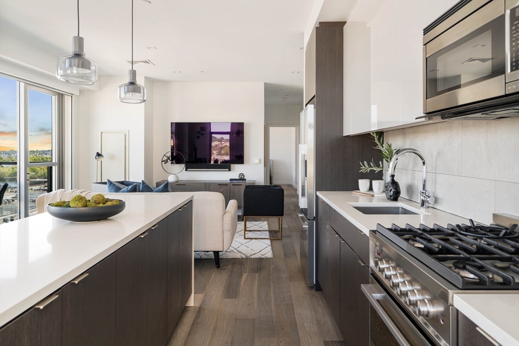 Somerville, Massachusetts 02145, United States, 3 Bedrooms Bedrooms, ,3 BathroomsBathrooms,Residential,Active,130176