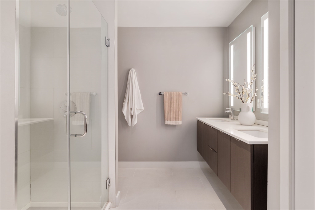 Somerville, Massachusetts 02145, United States, 3 Bedrooms Bedrooms, ,3 BathroomsBathrooms,Residential,Active,130176