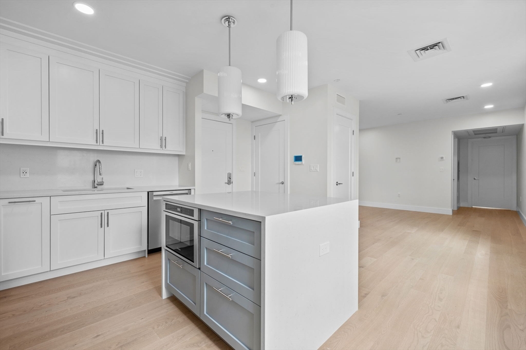 301 Border Street 603