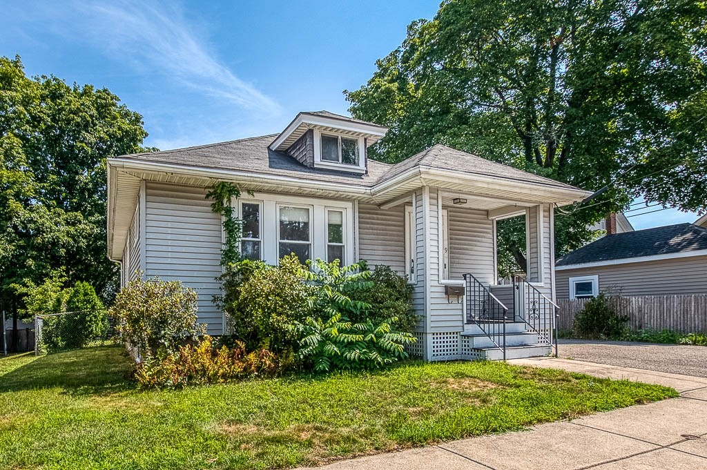 9 Carroll St