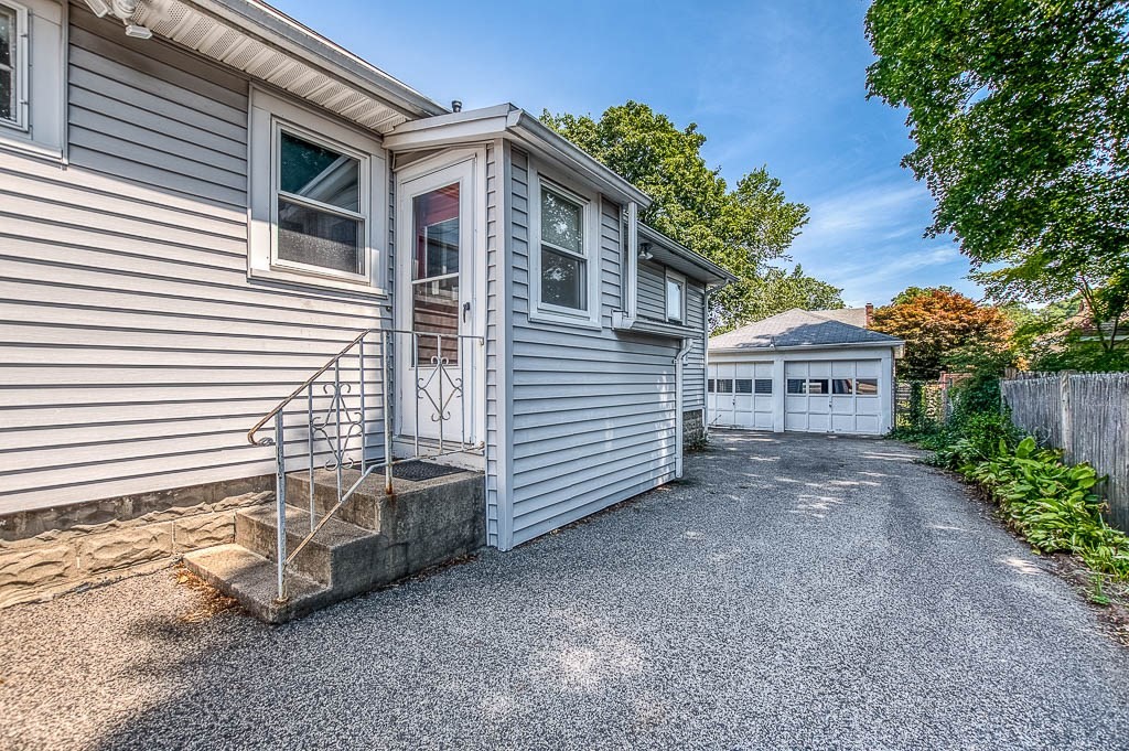 9 Carroll St