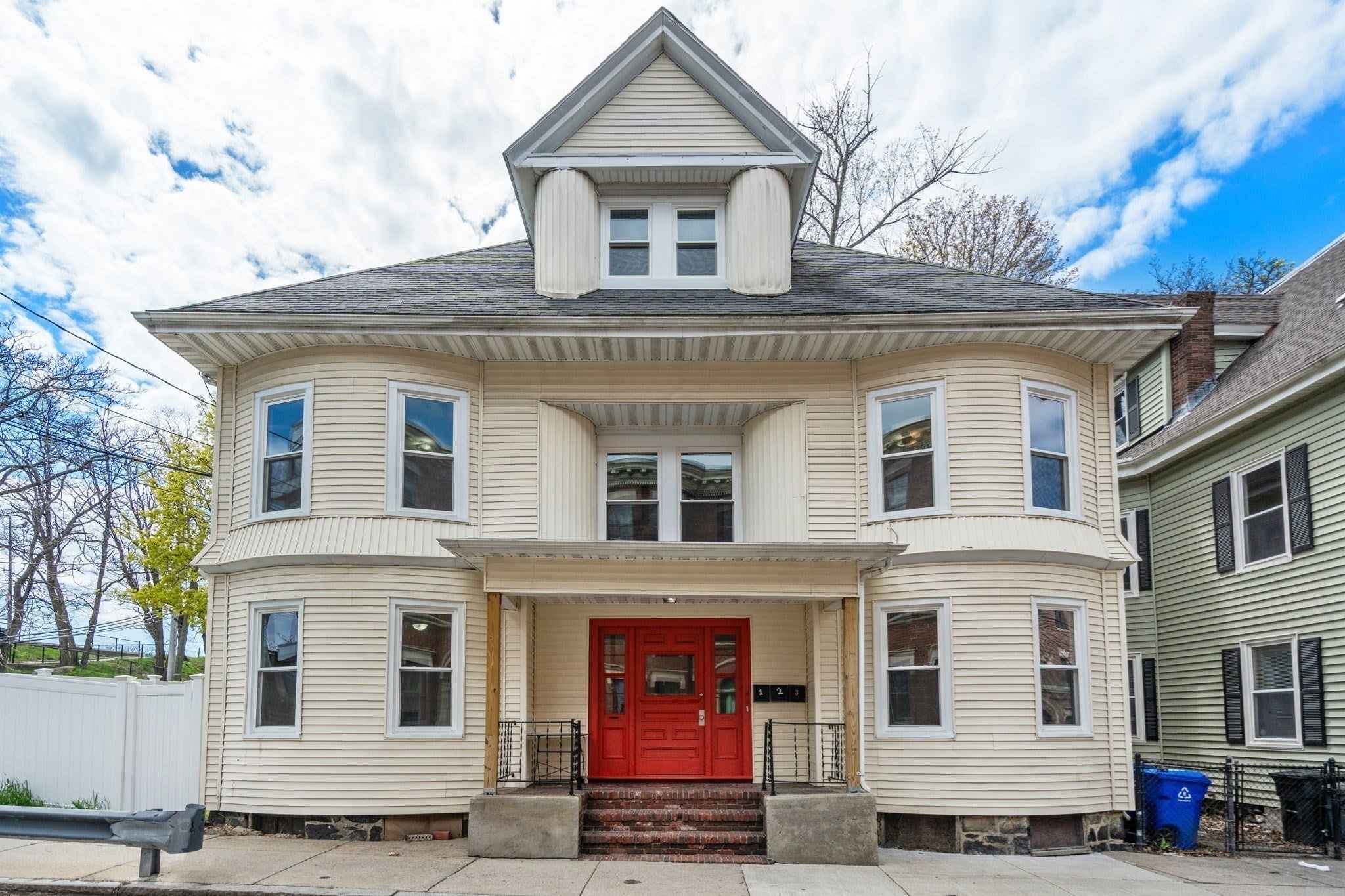 Photo of 10 Royal St, Boston, MA