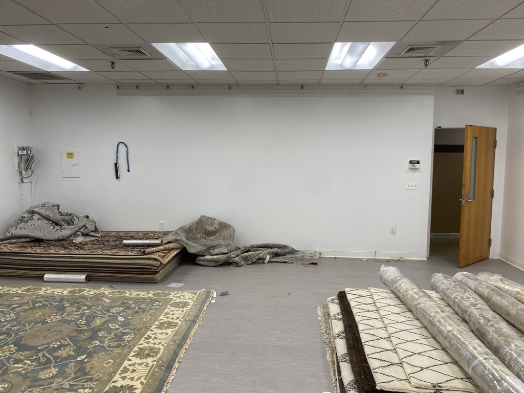 271 Main St 304