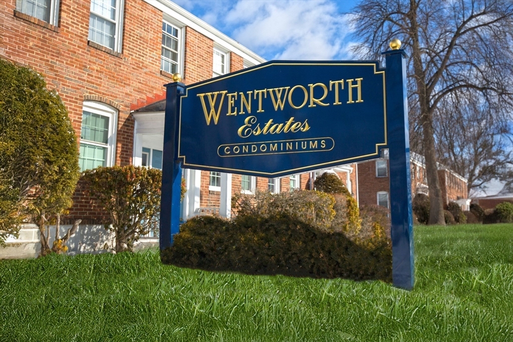 West Springfield, Massachusetts 01089, United States, 2 Bedrooms Bedrooms, ,1 BathroomBathrooms,Residential,Pending,183927