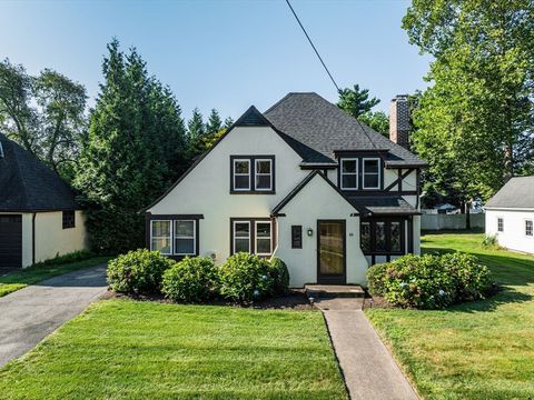 33 Emerson Rd Longmeadow MA 01106