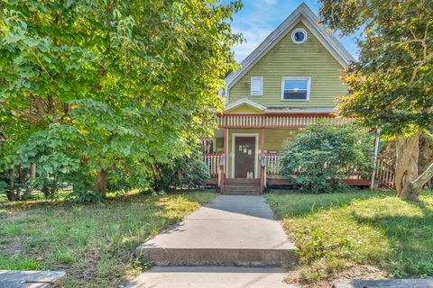 Photo of 56 Park St, Hudson, MA 01749 (MLS # 73481672)