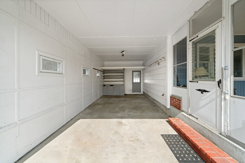 301 Main St
