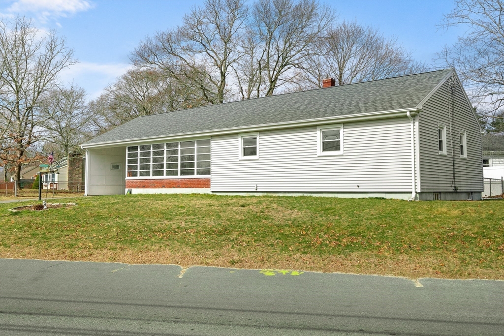 301 Main St