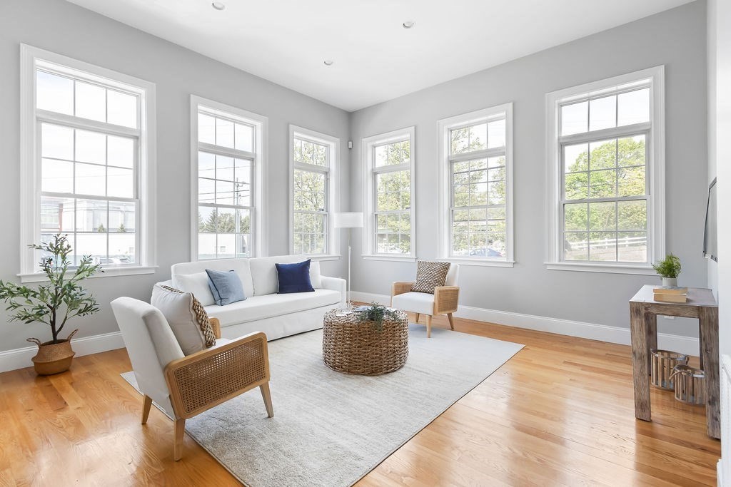 Quincy, Massachusetts 02169, United States, 2 Bedrooms Bedrooms, ,2 BathroomsBathrooms,Residential,Pending,130265