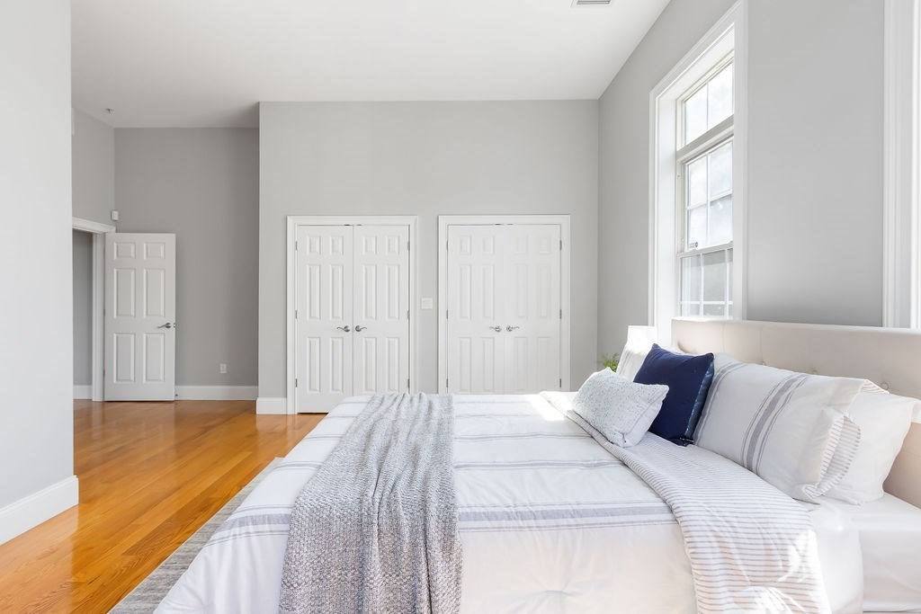 Quincy, Massachusetts 02169, United States, 2 Bedrooms Bedrooms, ,2 BathroomsBathrooms,Residential,Pending,130265