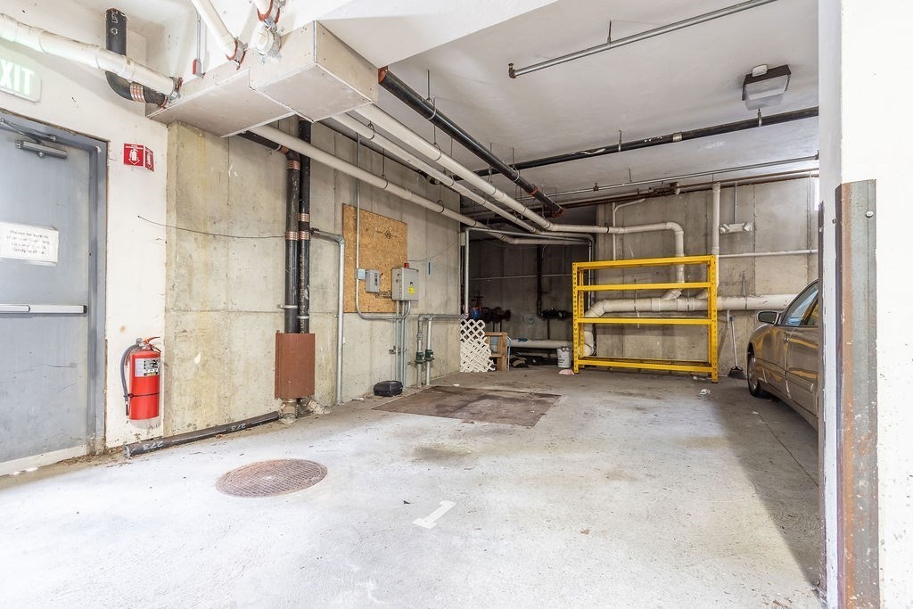 Quincy, Massachusetts 02169, United States, 2 Bedrooms Bedrooms, ,2 BathroomsBathrooms,Residential,Pending,130265