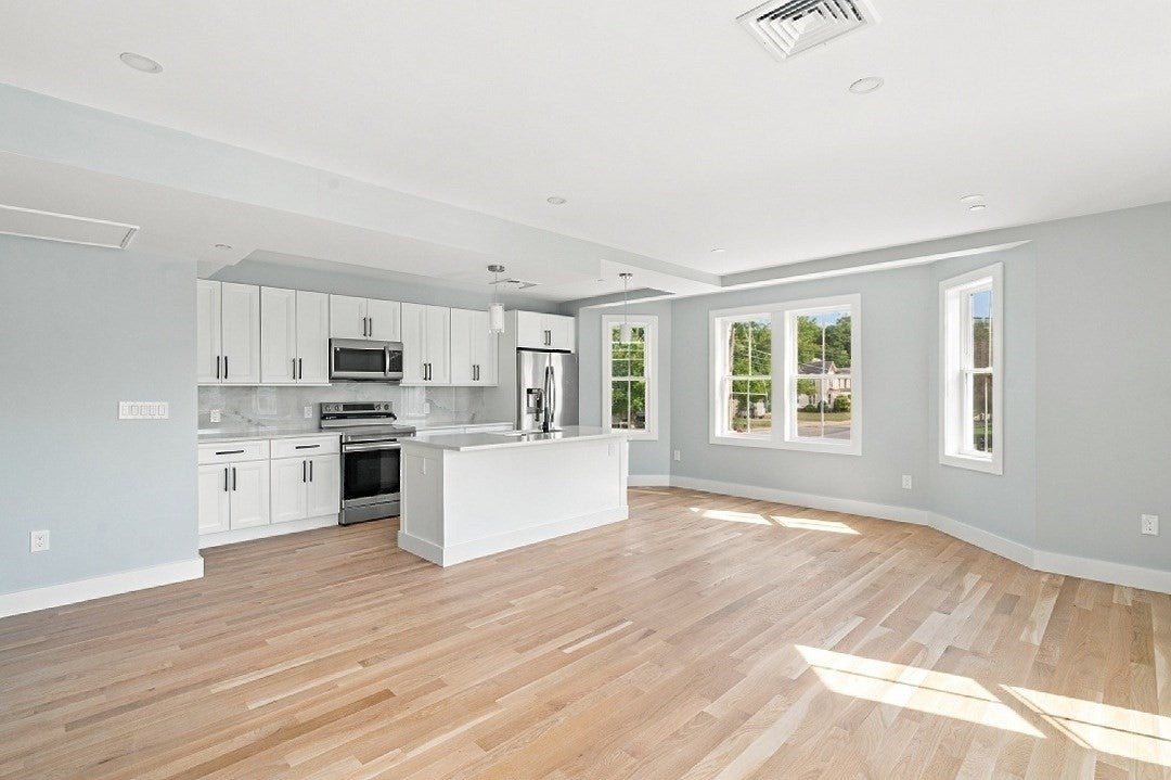 199 South Avenue #5, Whitman, MA, 199 South Avenue #5, Whitman, MA Photo #7