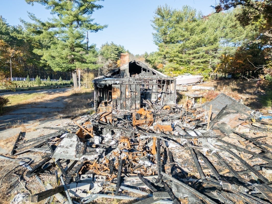 5 Burgess Rd
