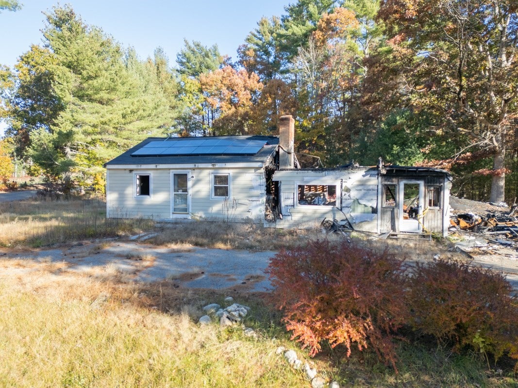 5 Burgess Rd