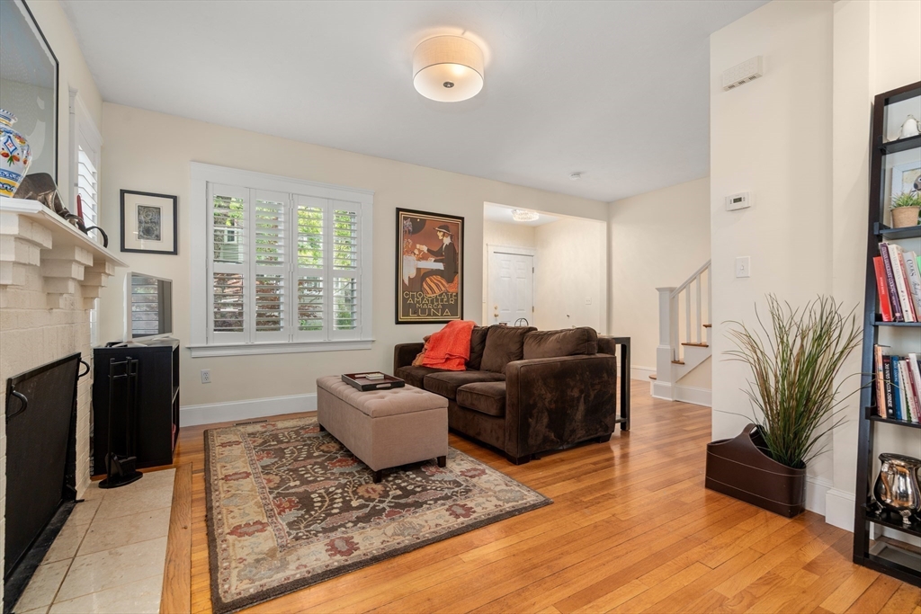 10-12 Richardson Ave 2