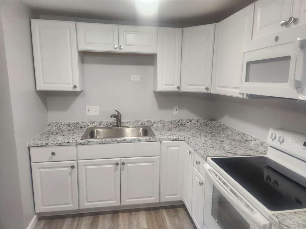 176 Maple Avenue 2-01