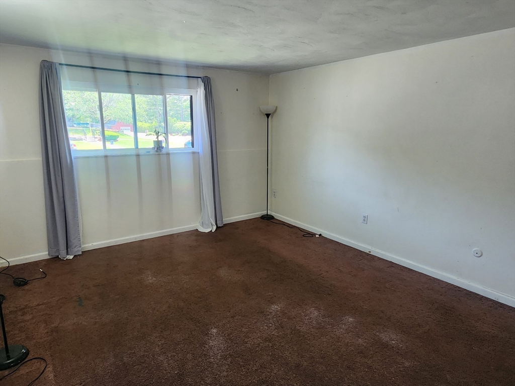 176 Maple Avenue 2-01