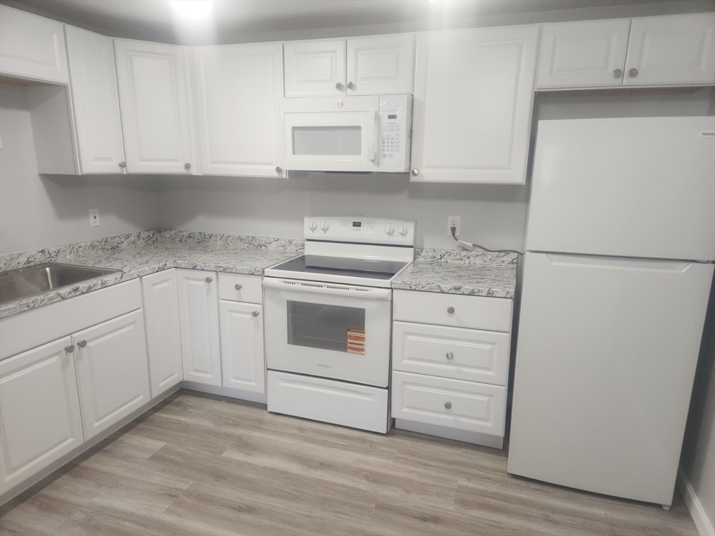 176 Maple Avenue 2-01