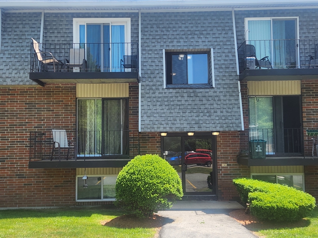 176 Maple Avenue 2-01