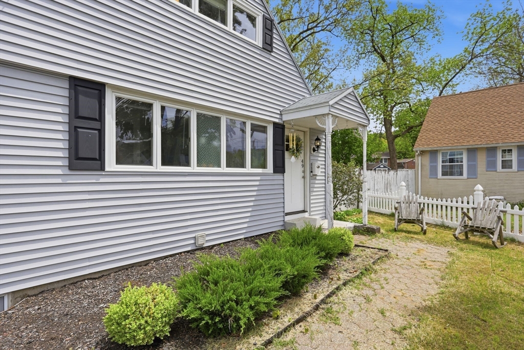 49 Canterbury Rd, Springfield, MA Photo #4