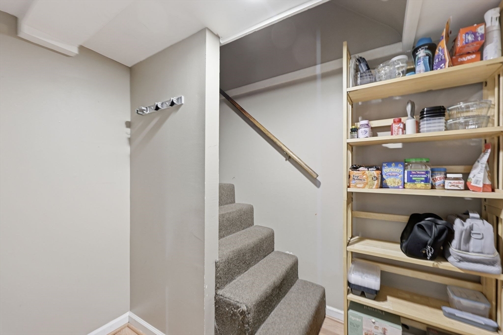 49 Canterbury Rd, Springfield, MA Photo #27