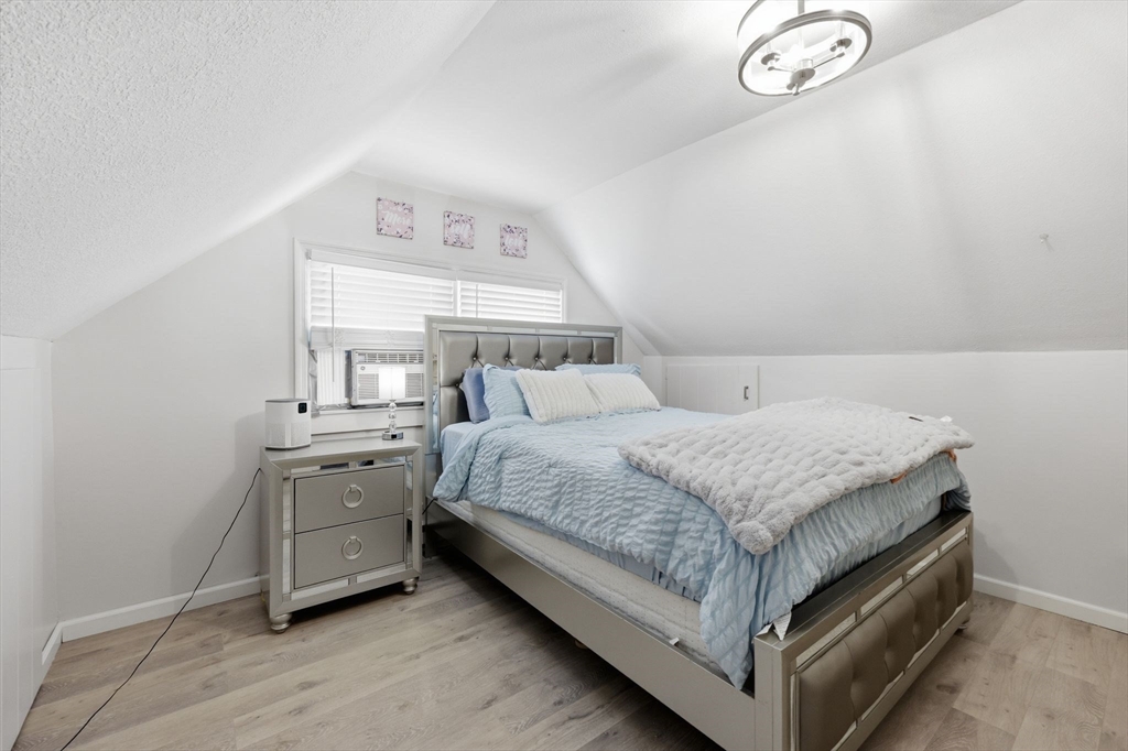 49 Canterbury Rd, Springfield, MA Photo #24