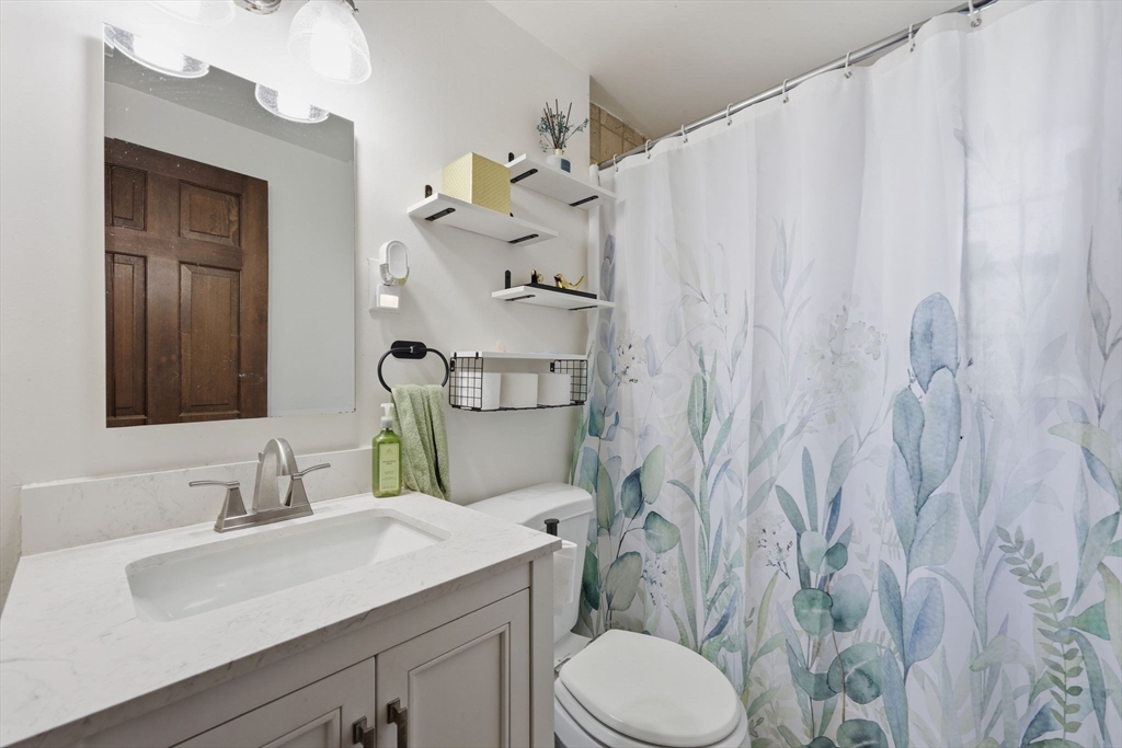 49 Canterbury Rd, Springfield, MA Photo #20