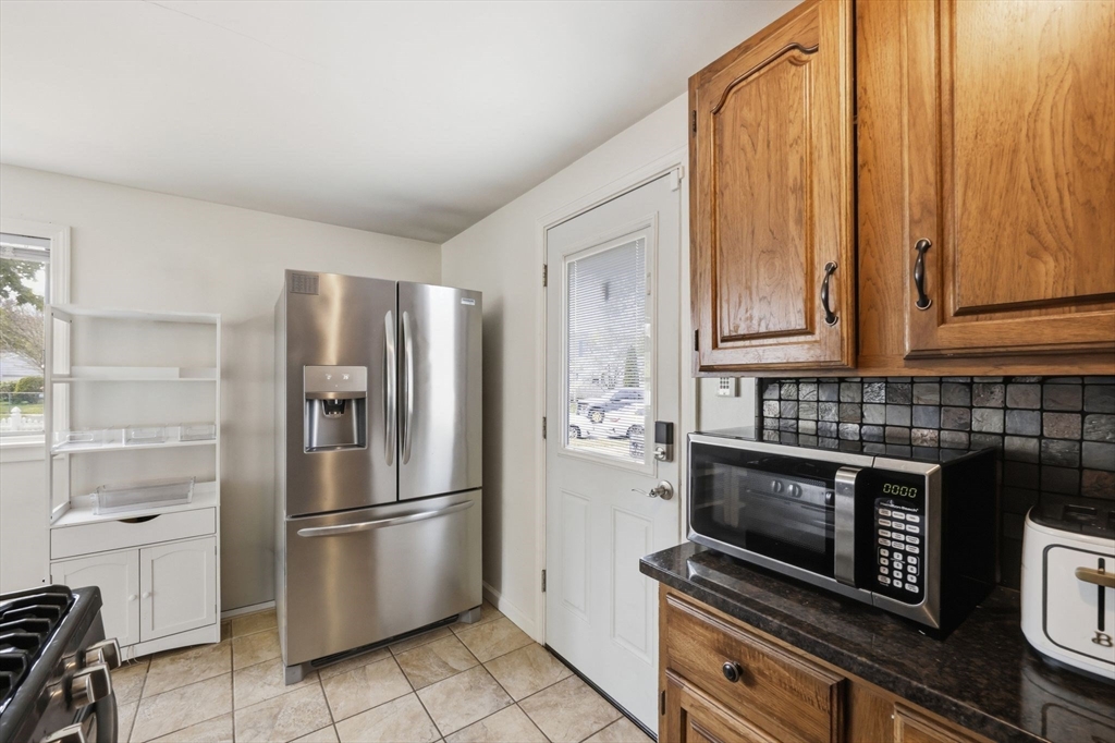 49 Canterbury Rd, Springfield, MA Photo #16
