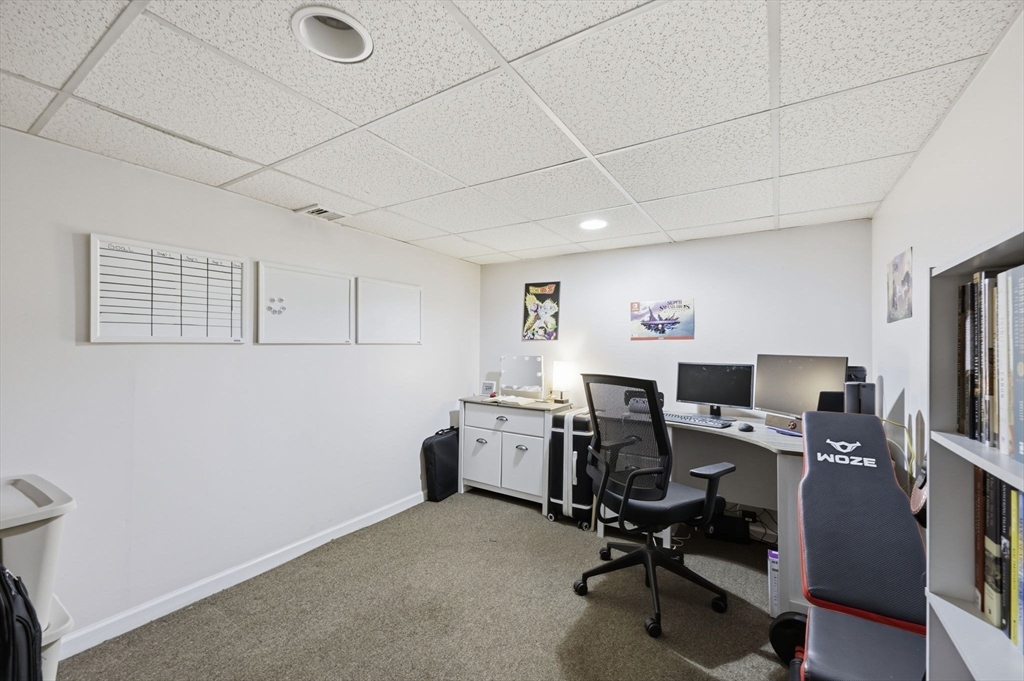 49 Canterbury Rd, Springfield, MA Photo #28