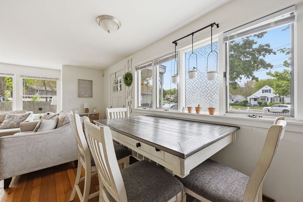 49 Canterbury Rd, Springfield, MA Photo #12