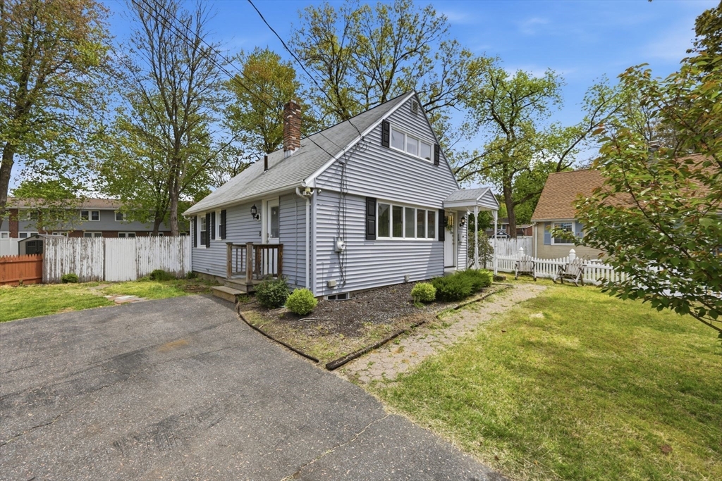 49 Canterbury Rd, Springfield, MA Photo #1