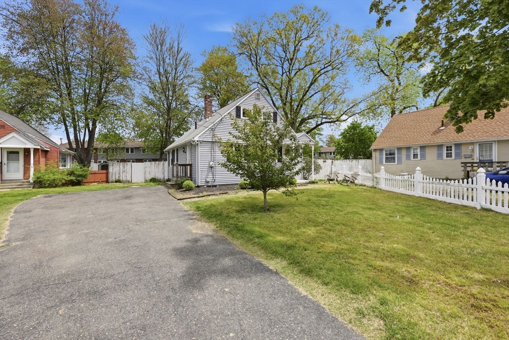 49 Canterbury Rd, Springfield, MA Photo #38