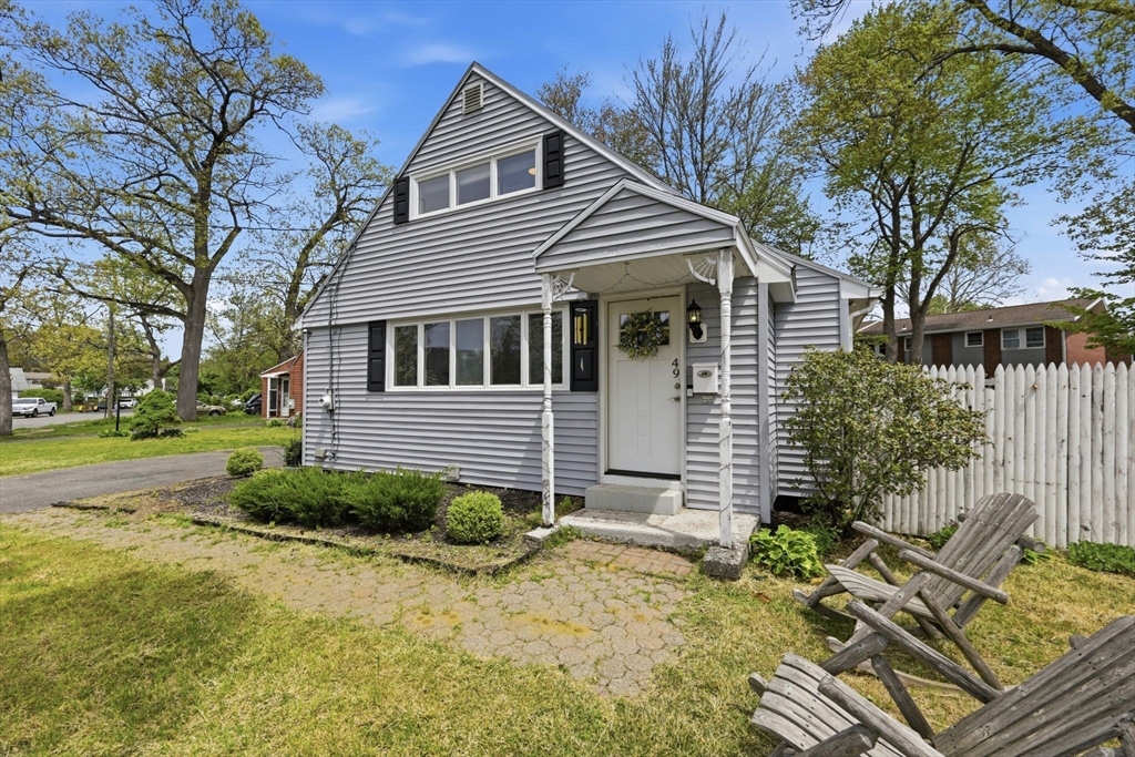 49 Canterbury Rd, Springfield, MA Photo #3