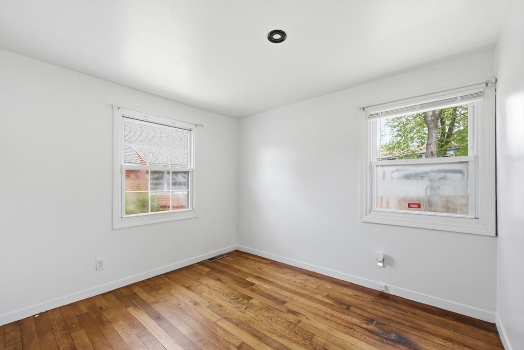 49 Canterbury Rd, Springfield, MA Photo #19