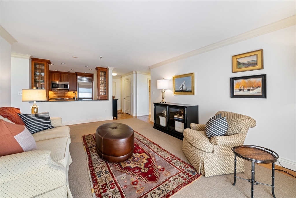 16 Harcourt St 8D