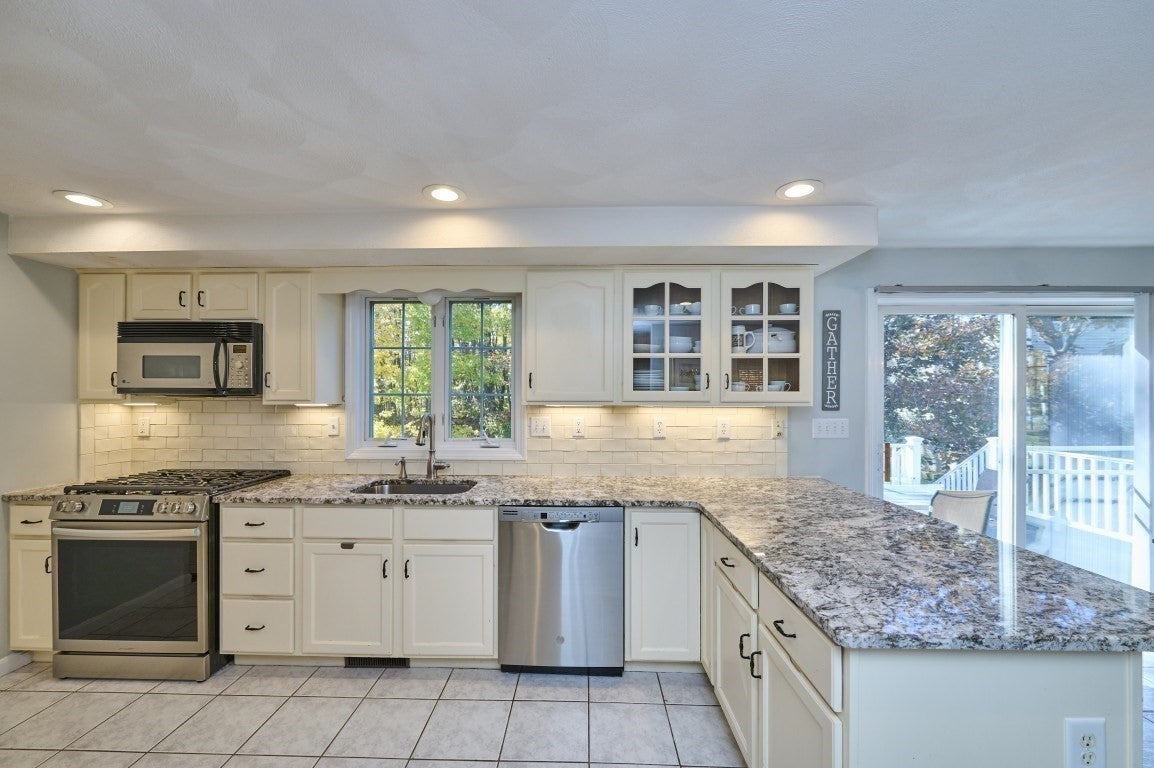 3 Suzannah Rd
