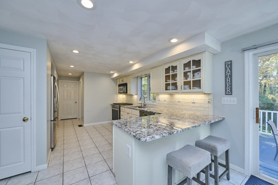 3 Suzannah Rd, Billerica, MA, 3 Suzannah Rd, Billerica, MA Photo #8
