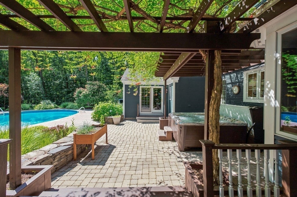 79 Silver Birch Road, Longmeadow, MA Photo #7