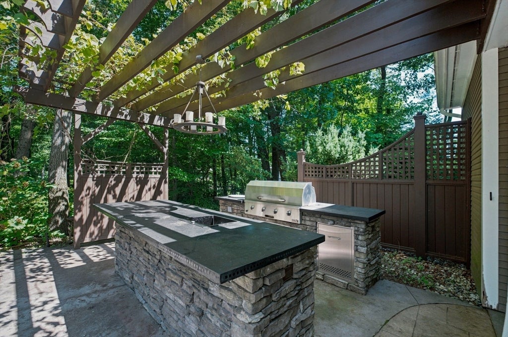 79 Silver Birch Road, Longmeadow, MA Photo #12