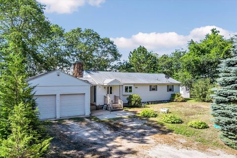 9 Point Rd Mashpee MA 02649