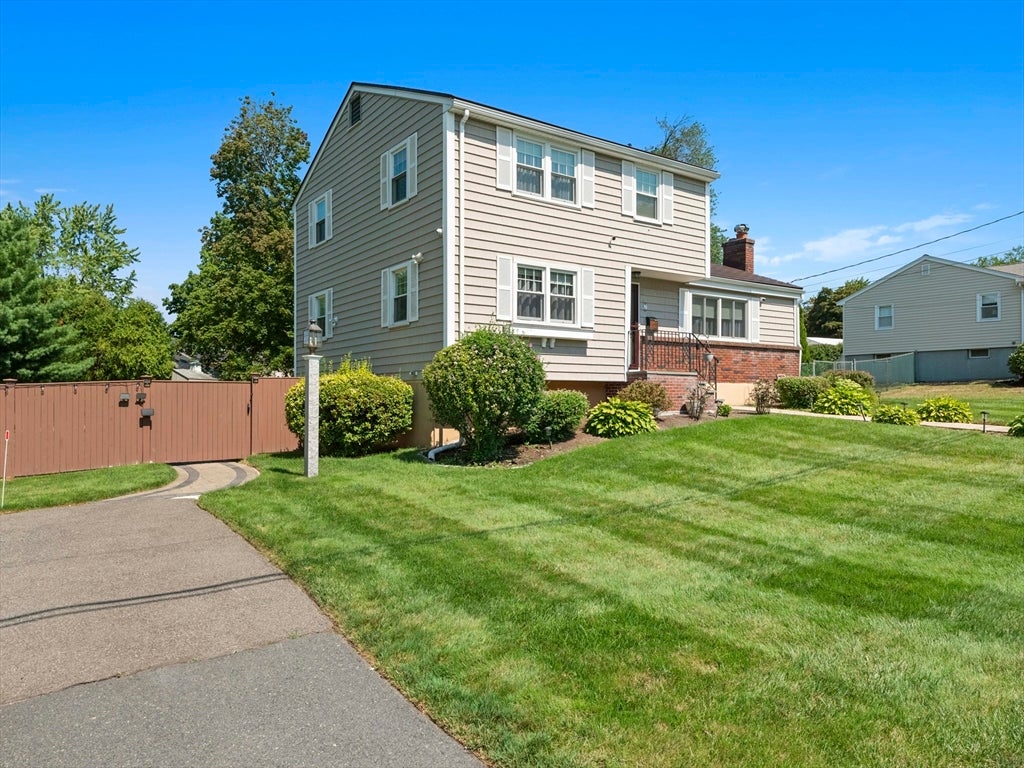 7 Fabens St