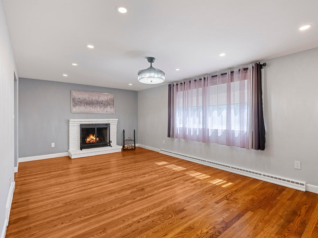 7 Fabens St