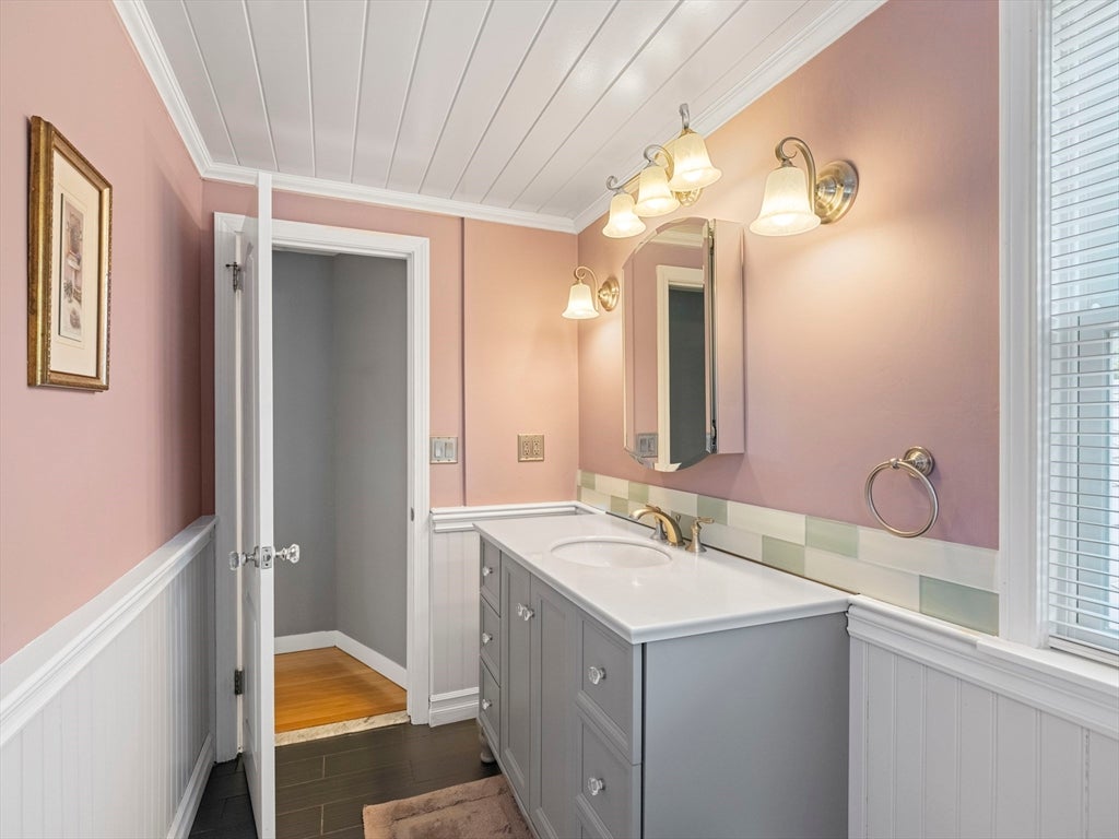 7 Fabens St, Saugus, MA, 7 Fabens St, Saugus, MA Photo #23