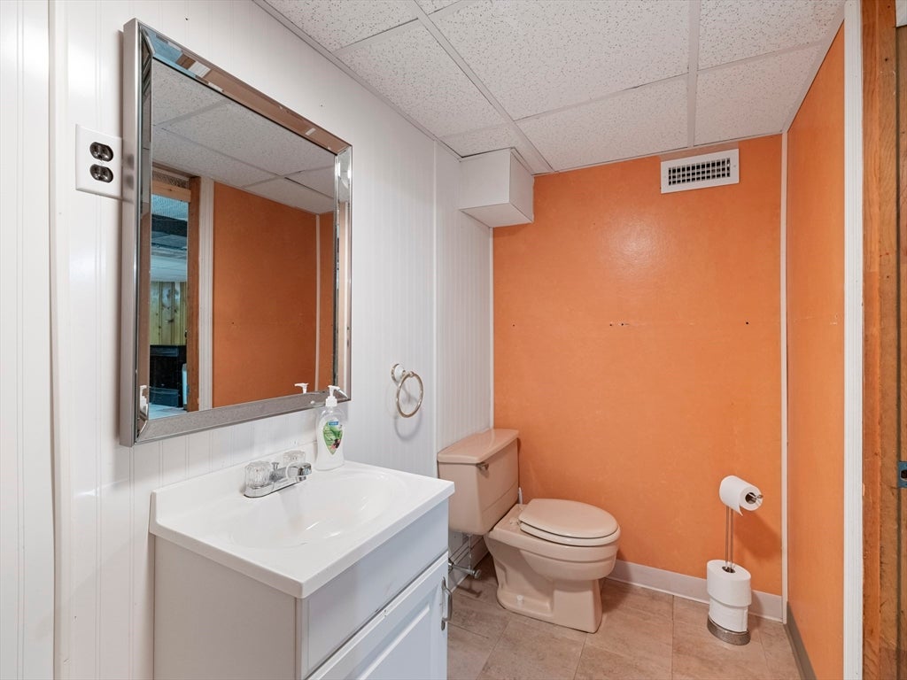 7 Fabens St, Saugus, MA, 7 Fabens St, Saugus, MA Photo #35