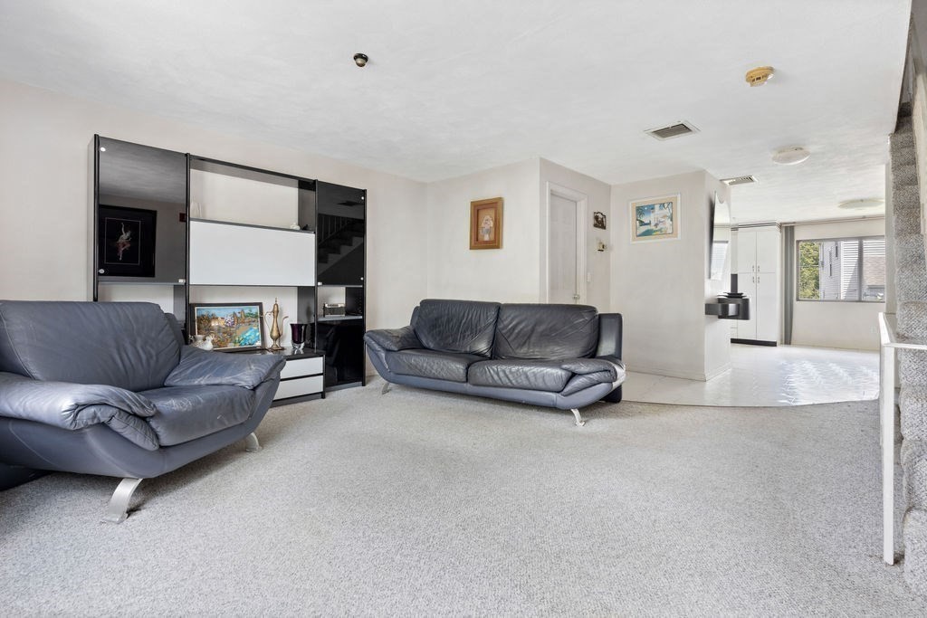 24 Crestview Dr 24