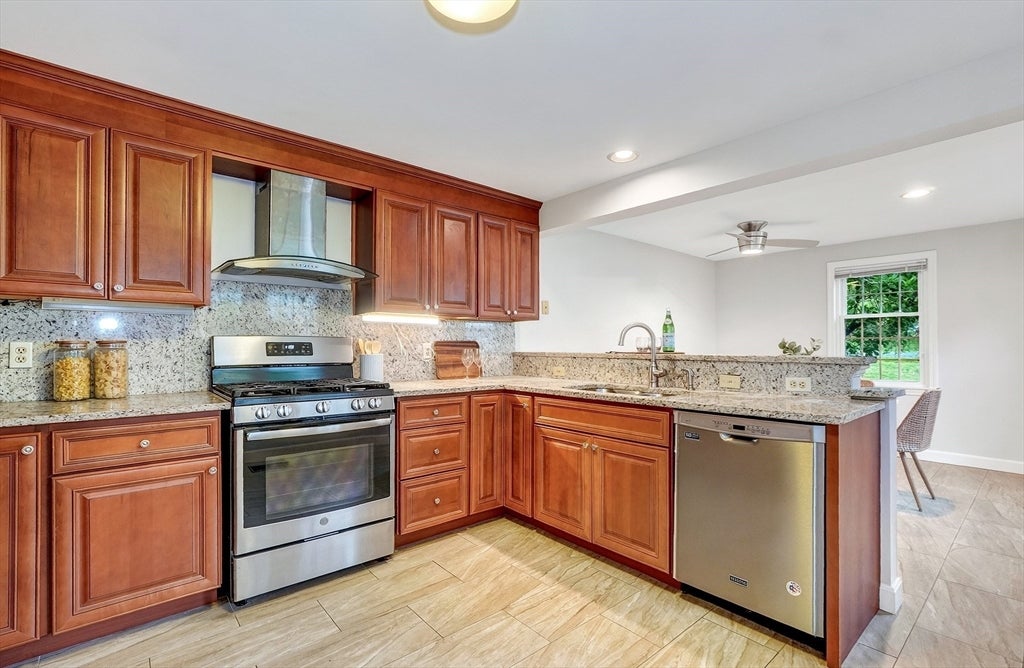 35 Mitchell Grant Way #35, Bedford, MA Photo #6